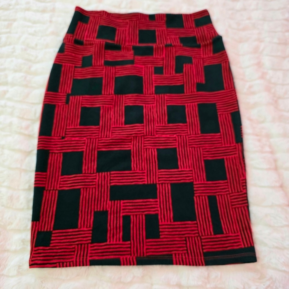 LuLaRoe Cassie‎ Pencil Skirt S Red Black Geometric Basketweave Knit High Waist - Picture 2 of 7
